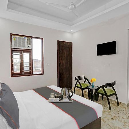 Hotel Collection O The Royal Fern Farrukhnagar Exteriér fotografie