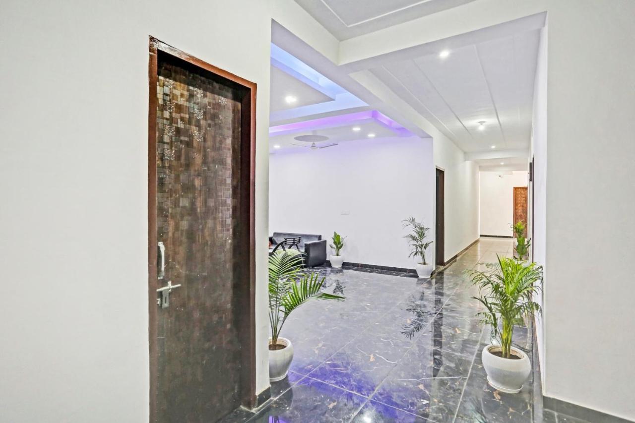 Hotel Collection O The Royal Fern Farrukhnagar Exteriér fotografie