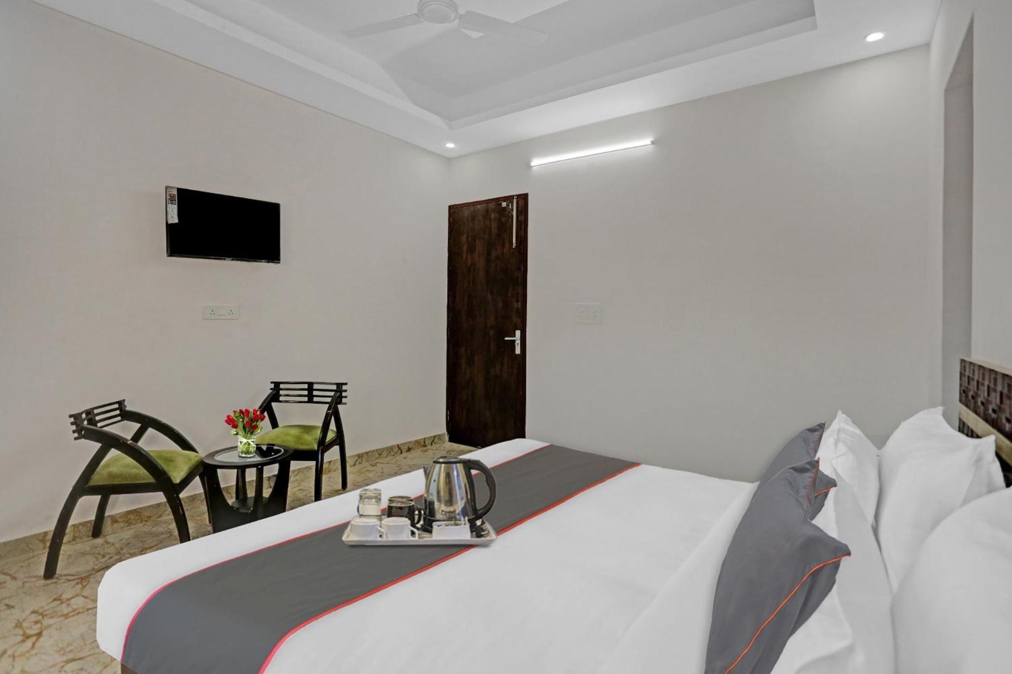 Hotel Collection O The Royal Fern Farrukhnagar Exteriér fotografie