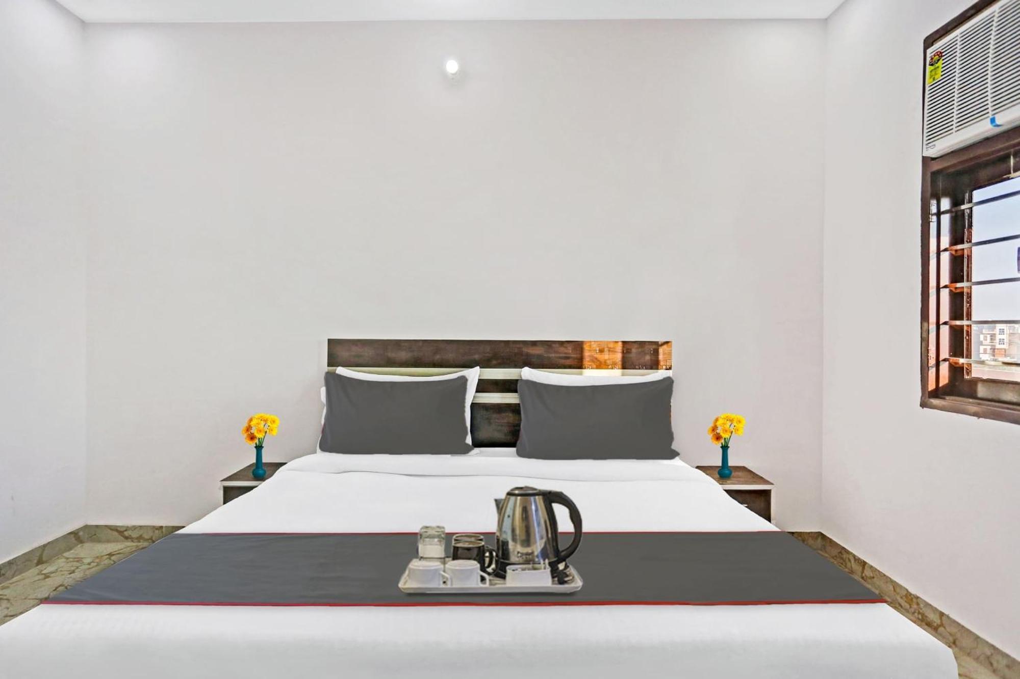 Hotel Collection O The Royal Fern Farrukhnagar Exteriér fotografie