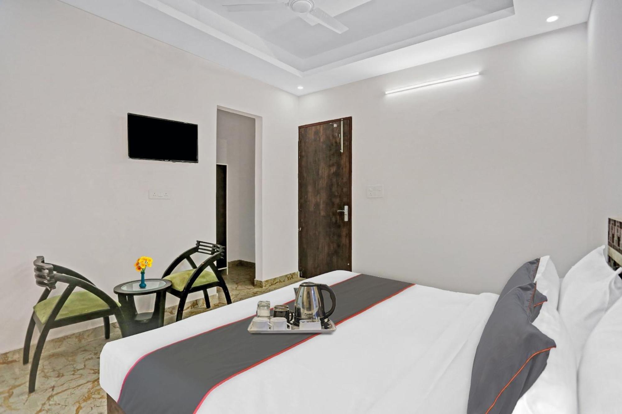 Hotel Collection O The Royal Fern Farrukhnagar Exteriér fotografie