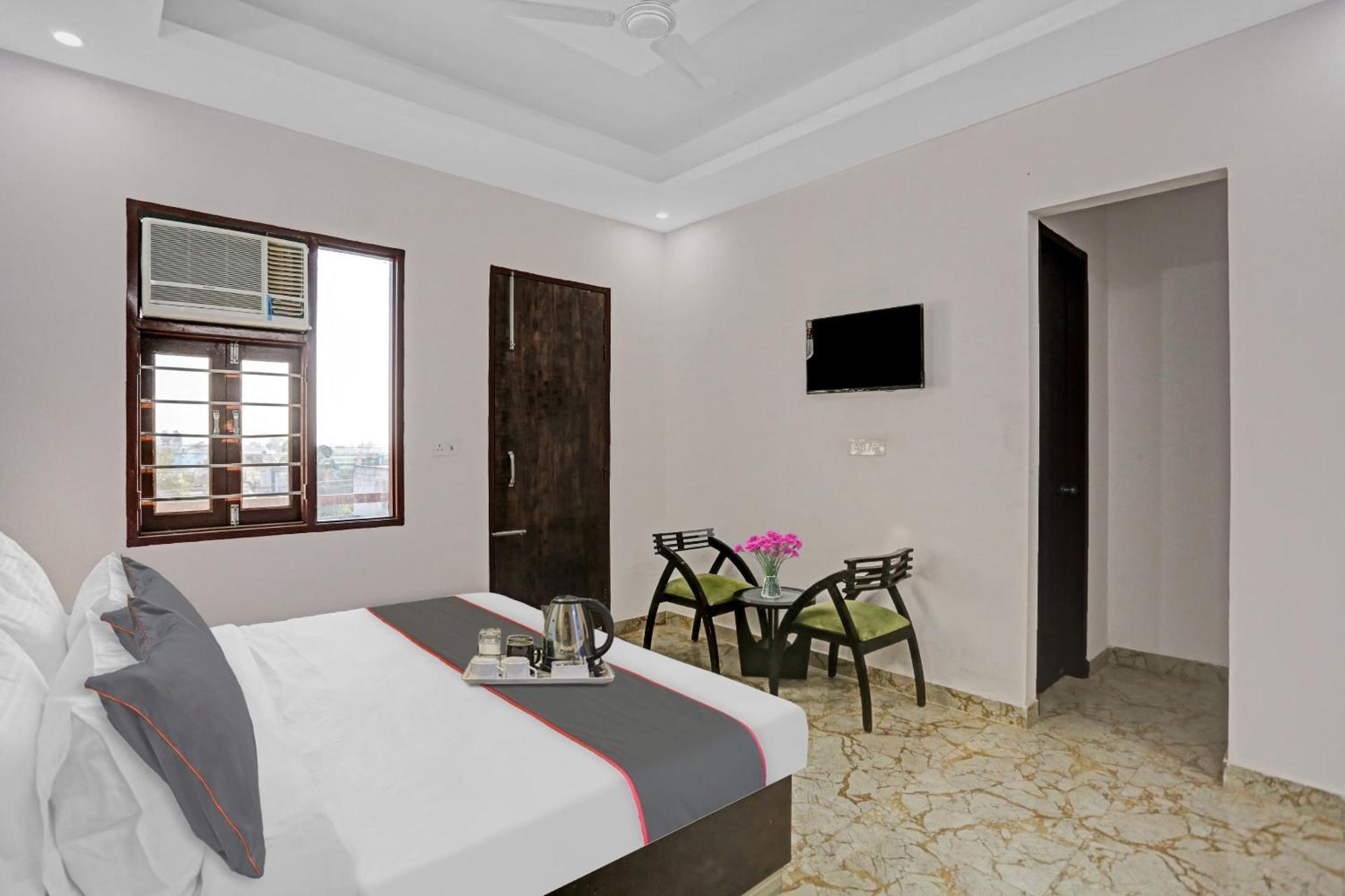 Hotel Collection O The Royal Fern Farrukhnagar Exteriér fotografie