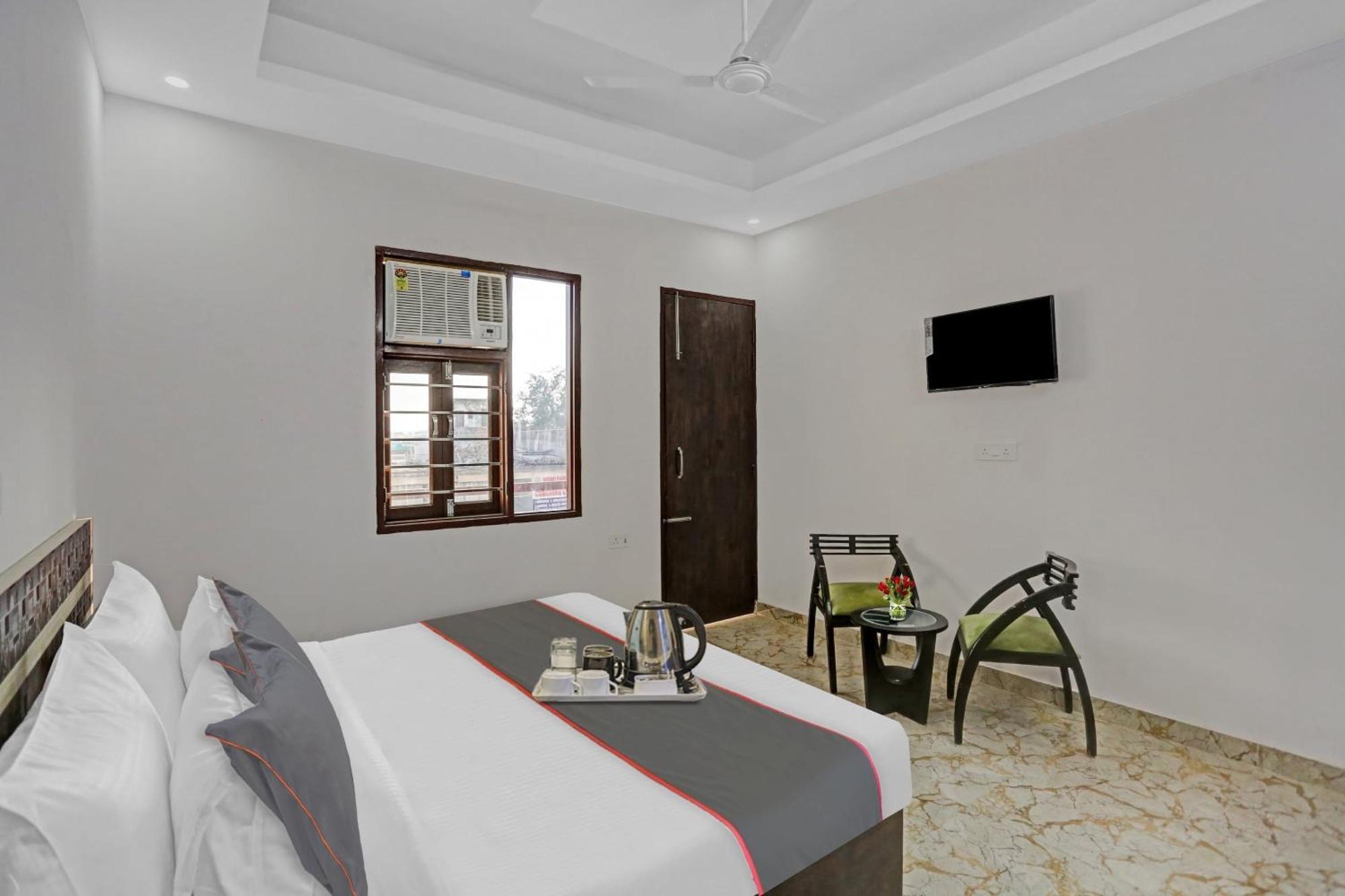 Hotel Collection O The Royal Fern Farrukhnagar Exteriér fotografie